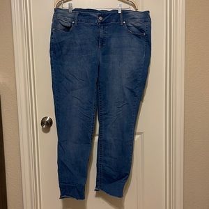 Seven7 tummyless mid rise slim straight jeans. Size 20W. Raw hem